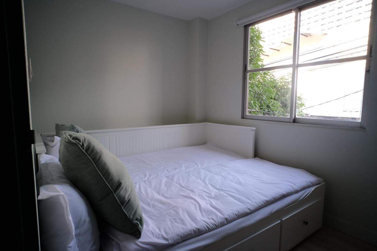 דירות Baan Khun Pra Duplex Rm3 בנגקוק מראה חיצוני תמונה